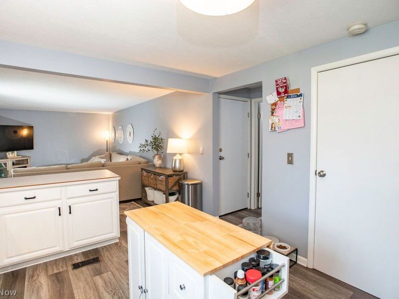 22295 Jonathan Drive , Strongsville, OH 44149 Photo 11