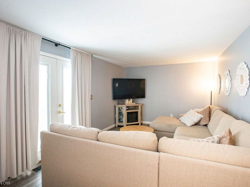 22295 Jonathan Drive , Strongsville, OH 44149 Photo 16