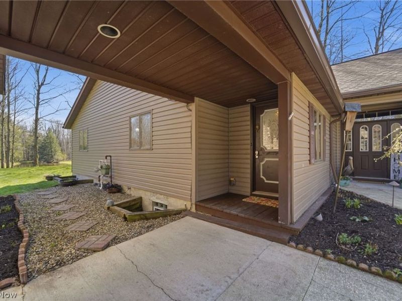 8965 Cedar Road, Chesterland, OH 44026 Photo 4