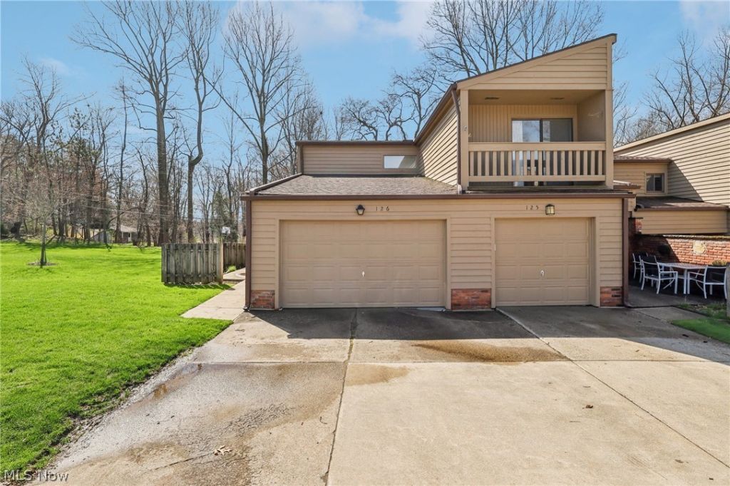 126 Kimrose Lane, Broadview Heights, OH 44147