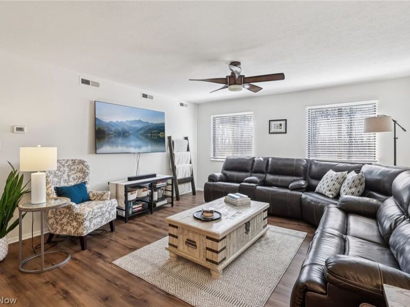 126 Kimrose Lane, Broadview Heights, OH 44147 Photo 4