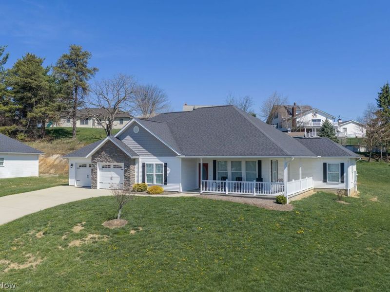 1028 Firman Drive, Sugarcreek, OH 44681 Photo 3