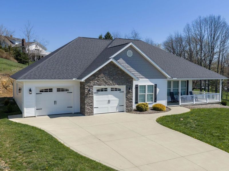 1028 Firman Drive, Sugarcreek, OH 44681 Photo 4