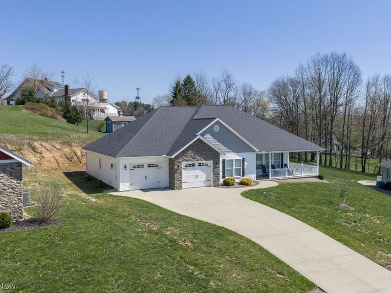 1028 Firman Drive, Sugarcreek, OH 44681 Photo 5