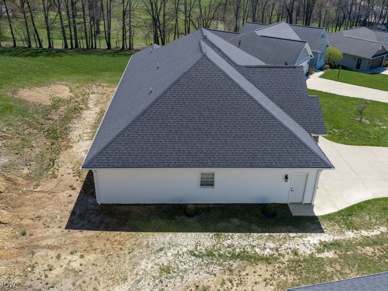 1028 Firman Drive, Sugarcreek, OH 44681 Photo 9