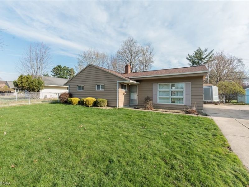 9300 Manorford Road, Parma Heights, OH 44130 Photo 2