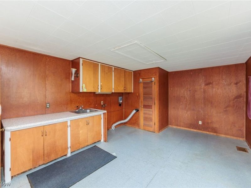 9300 Manorford Road, Parma Heights, OH 44130 Photo 21