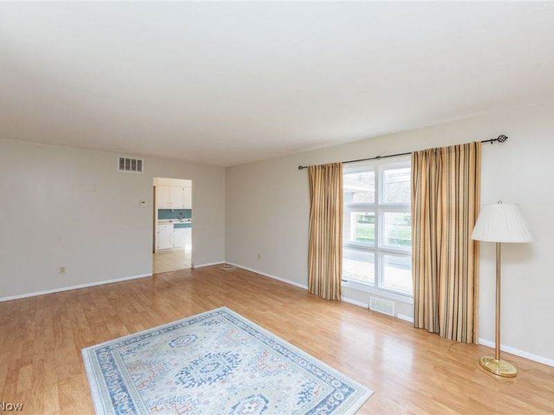 9300 Manorford Road, Parma Heights, OH 44130 Photo 8