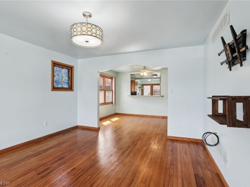 614 Stanley Road, Akron, OH 44312 Photo 3