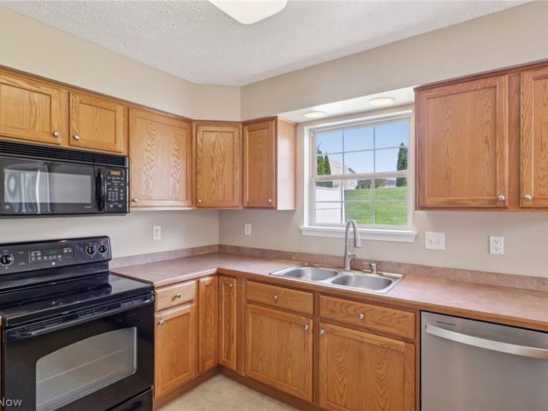 4647 Creekside Drive, Kent, OH 44240 Photo 10