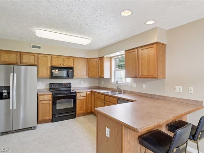 4647 Creekside Drive, Kent, OH 44240 Photo 3