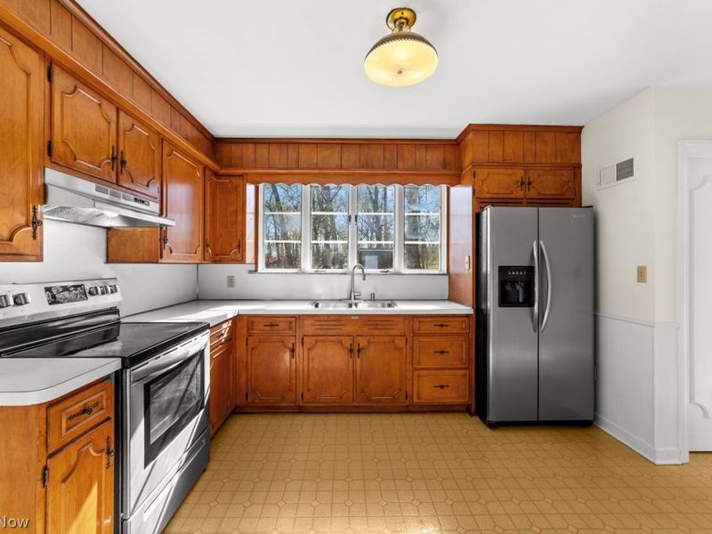 151 Woodhill Drive , Amherst, OH 44001 Photo 15