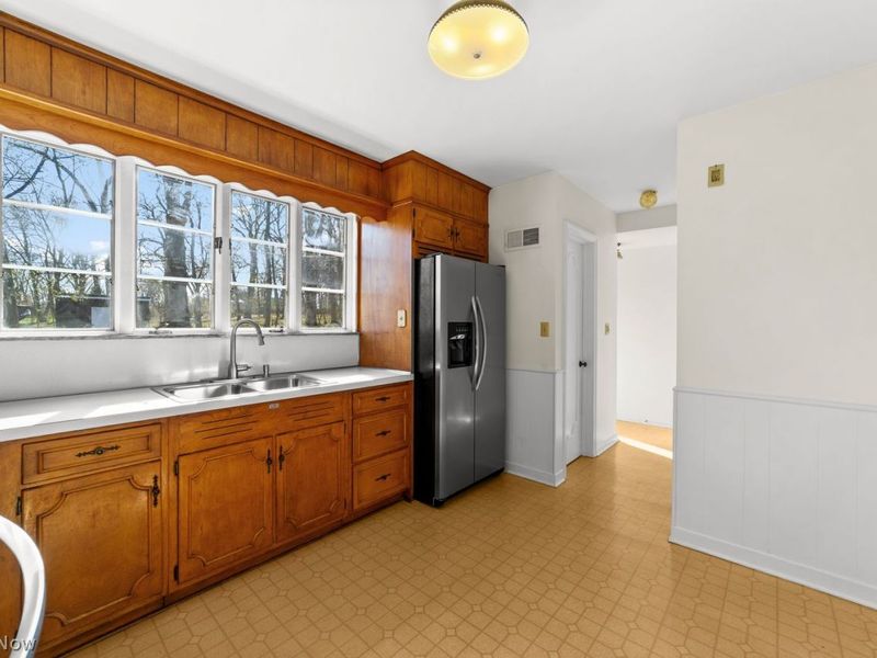 151 Woodhill Drive , Amherst, OH 44001 Photo 16