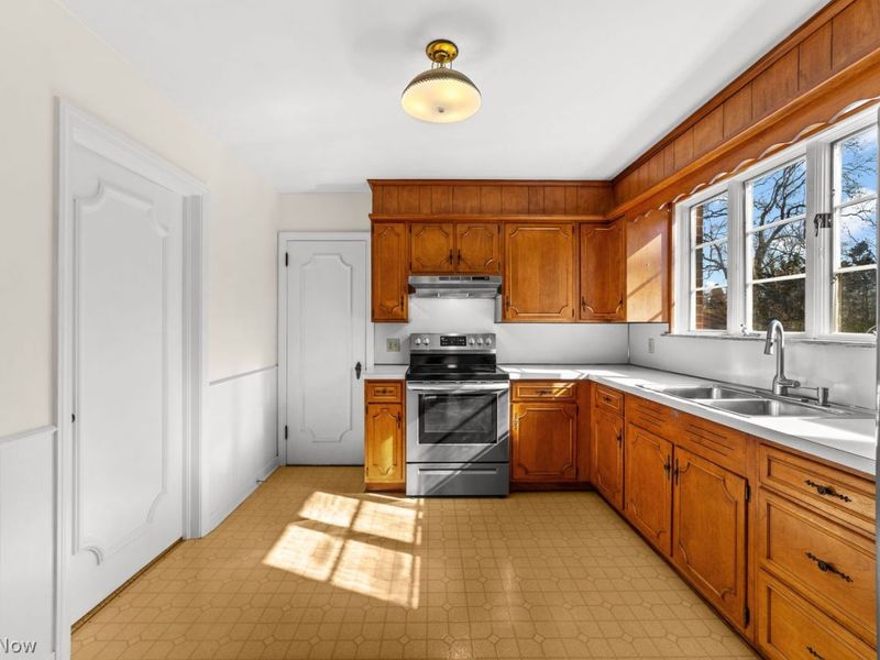 151 Woodhill Drive , Amherst, OH 44001 Photo 18