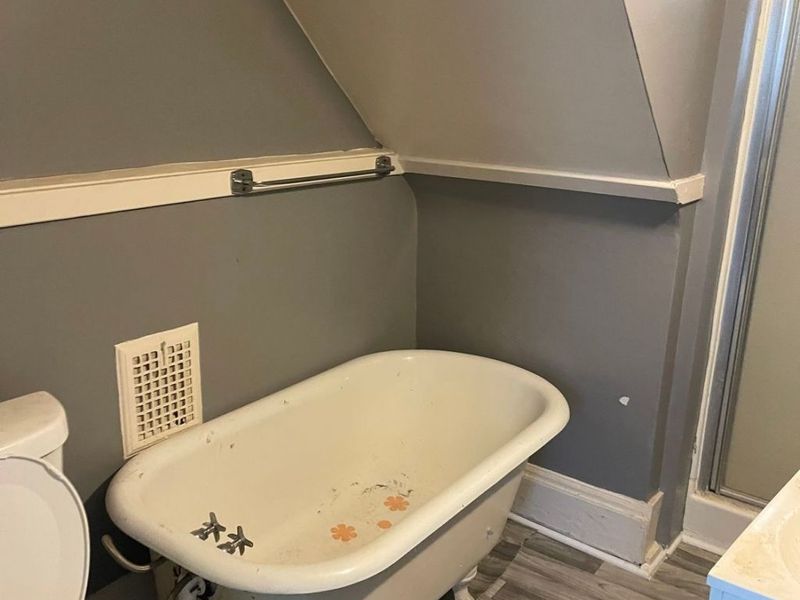 6930 Polonia Avenue, Cleveland, OH 44105 Photo 17