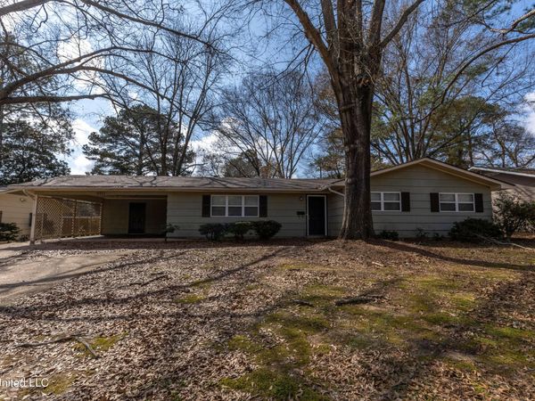 5157 Parkway Drive, Jackson, MS 39211