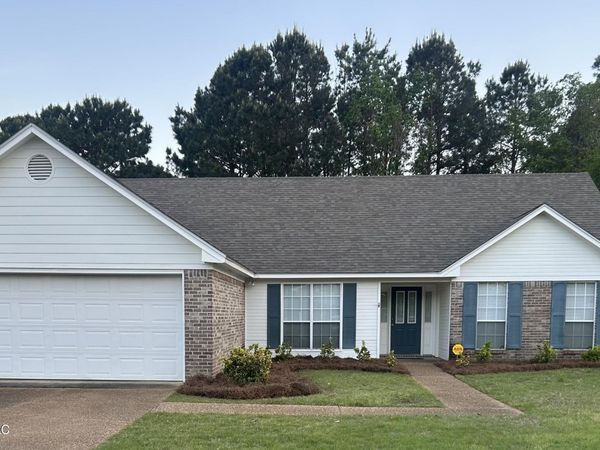 313 S Place Drive, Madison, MS 39110