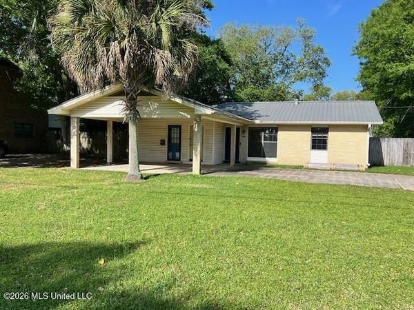 2907 Larchmont Street, Pascagoula, MS 39567