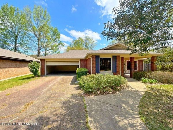 4 Southwood Boulevard, Clinton, MS 39056