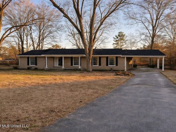 239 W College Street, Hickory, MS 39332