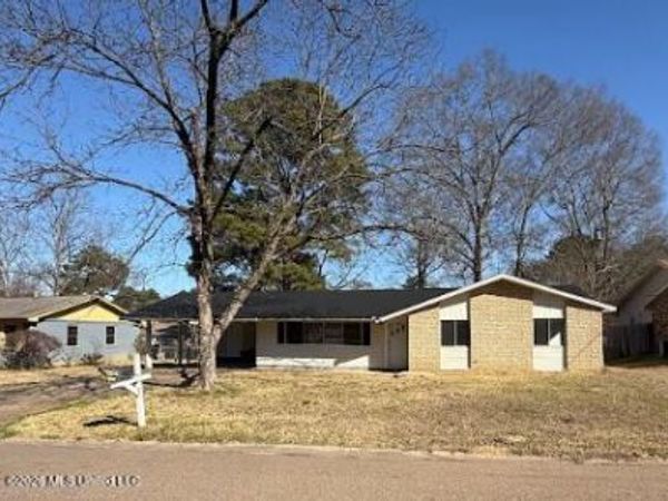 208 W Lisa Drive, Pearl, MS 39208