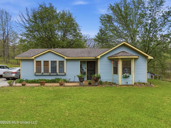 436 Flag Lake Road, Sarah, MS 38665