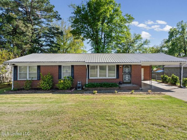 715 Coleman Avenue, Holly Springs, MS 38635