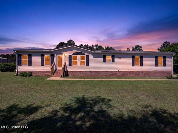 19561 Lennis Cuevas Road, Saucier, MS 39574