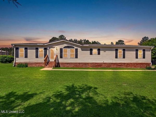 19561 Lennis Cuevas Road, Saucier, MS 39574