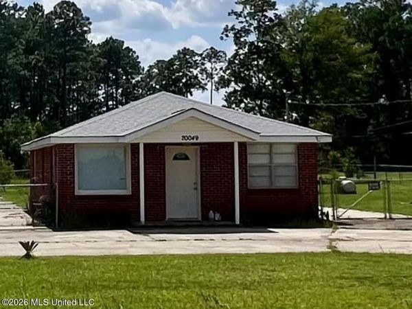 20049 Highway 603 , Kiln, MS 39556