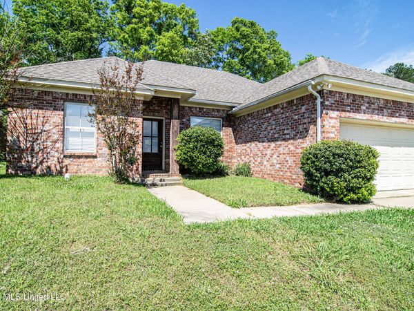 441 Silver Drive, Pearl, MS 39208
