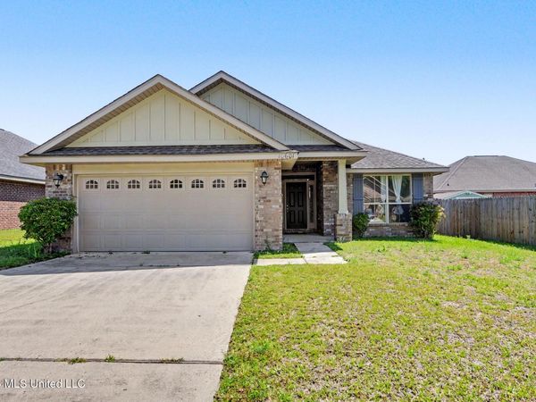 10601 Roundhill Drive, Gulfport, MS 39503