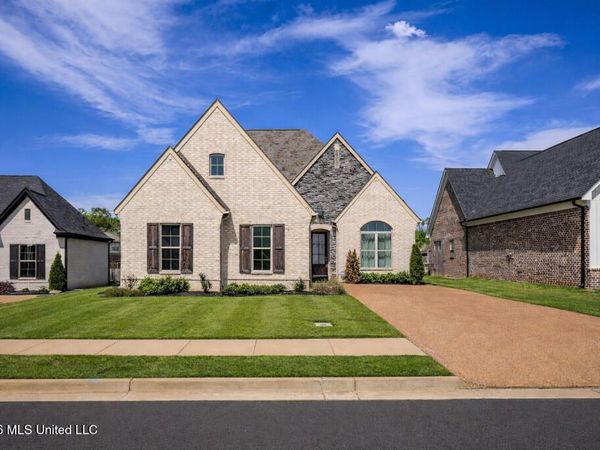 1716 Lia Lane, Southaven, MS 38672