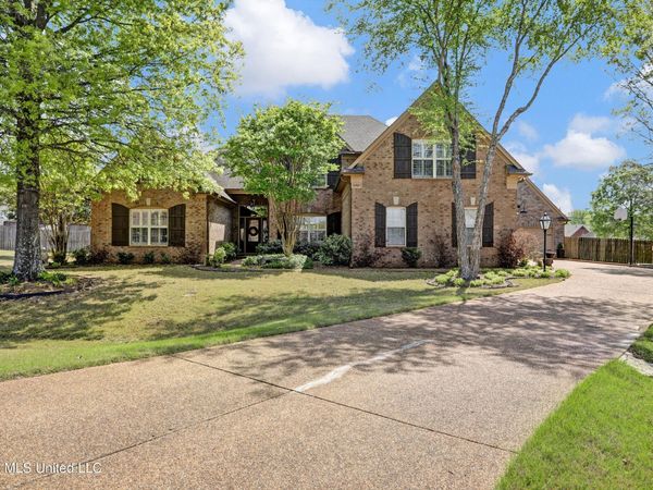 4981 Waterstone Cove, Olive Branch, MS 38654