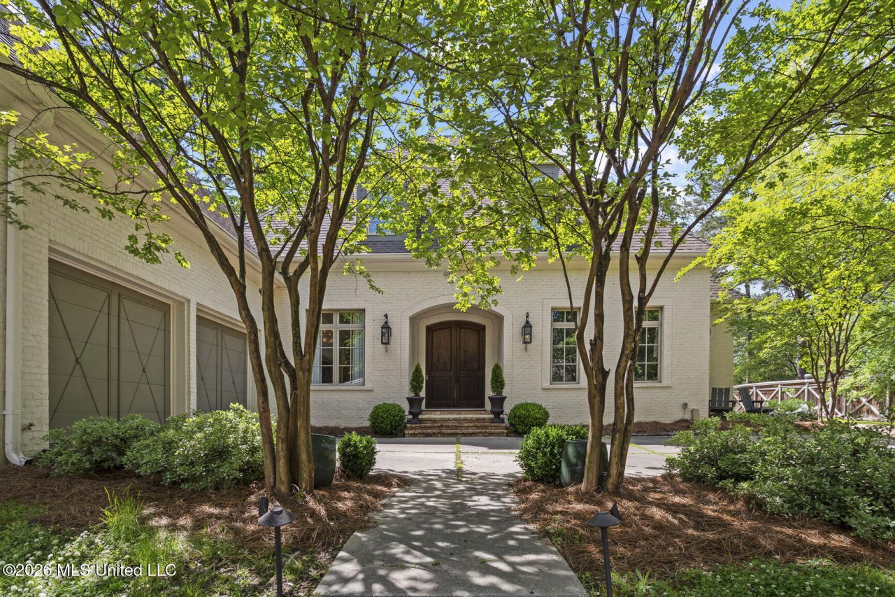 4152 Ridgewood Road, Jackson, MS 39211 Main Photo