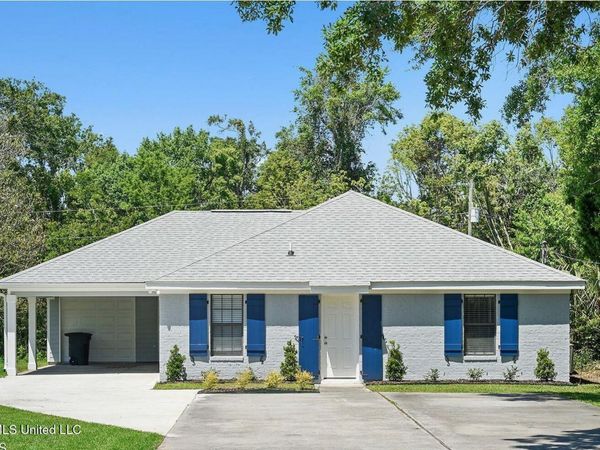 405 Ulman Avenue, Bay Saint Louis, MS 39520