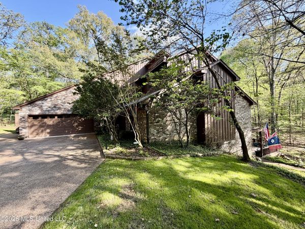 197 Skyline Drive, Clinton, MS 39056
