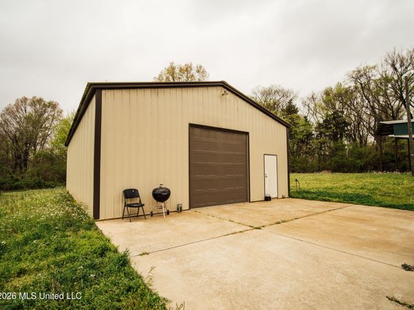 2776 Sees Chapel Road, Sarah, MS 38665