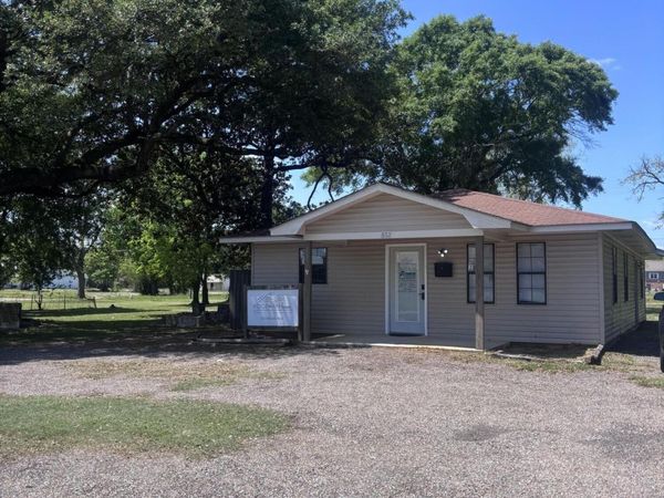 852 Ellisville Boulevard, Laurel, MS 39440