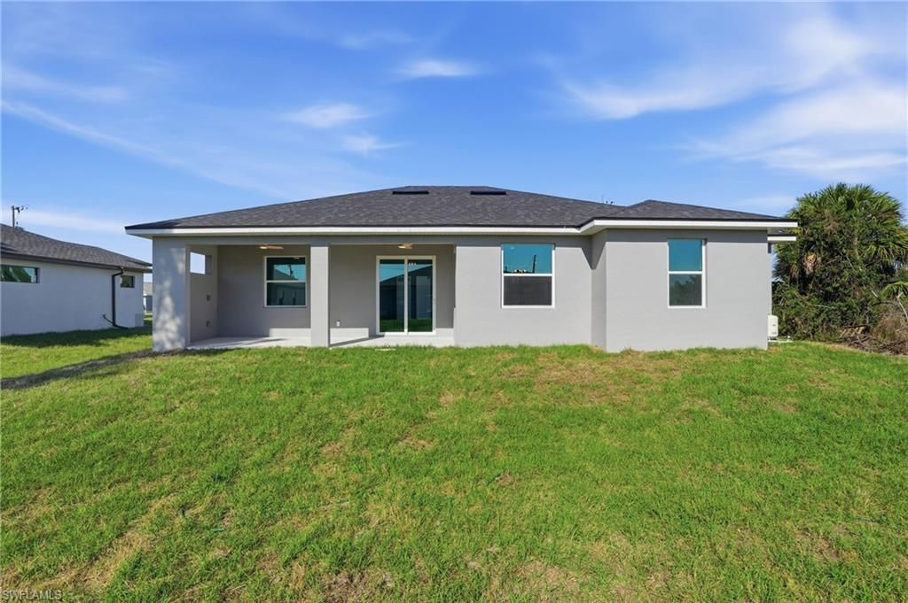 429 Palmyra Ave, Lehigh Acres, FL 33974 Photo