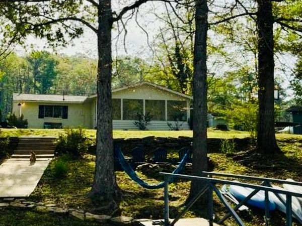 795 RACCOON CREEK Rd, Jasper, AL 35504