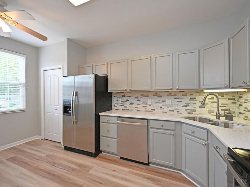 9007 Galewind Way, West Chester, OH 45069 Photo 6