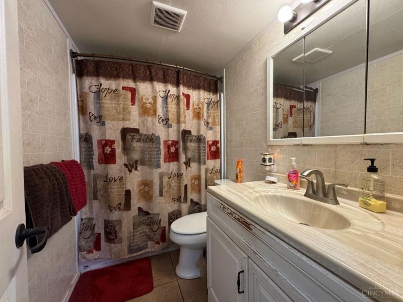 196 Orchard Circle, Blanchester, OH 45107 Photo 13