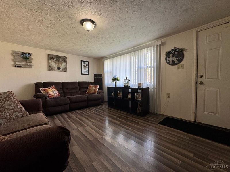 196 Orchard Circle, Blanchester, OH 45107 Photo 5