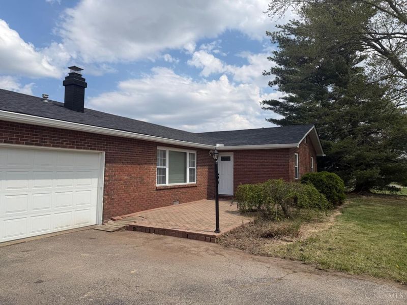 1501 Starling Road, Clark Twp, OH 45106 Photo 3