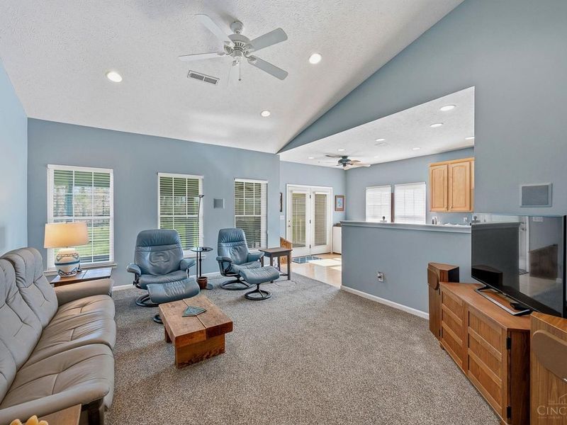 6520 Sioux Pass Court, Maineville, OH 45039 Photo 8