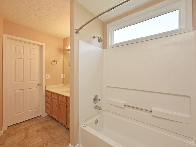 10157 Pippin Meadows Drive, Colerain Township, OH 45231 Photo 27