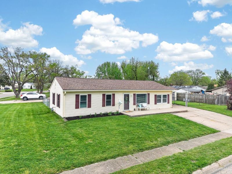 705 Julia Drive, Franklin, OH 45005 Photo 2