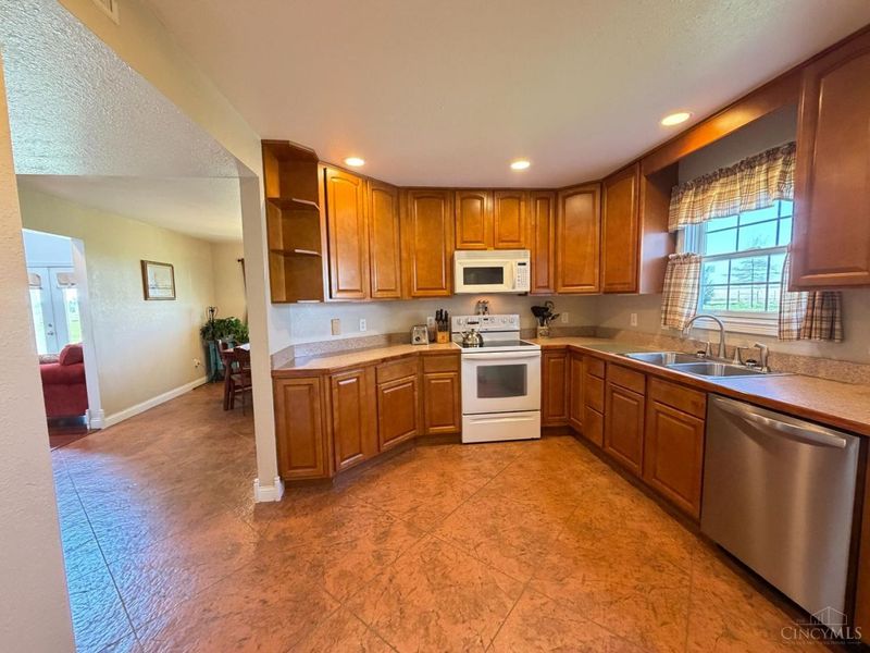 1176 Leeka Road, Green Township, OH 45159 Photo 19