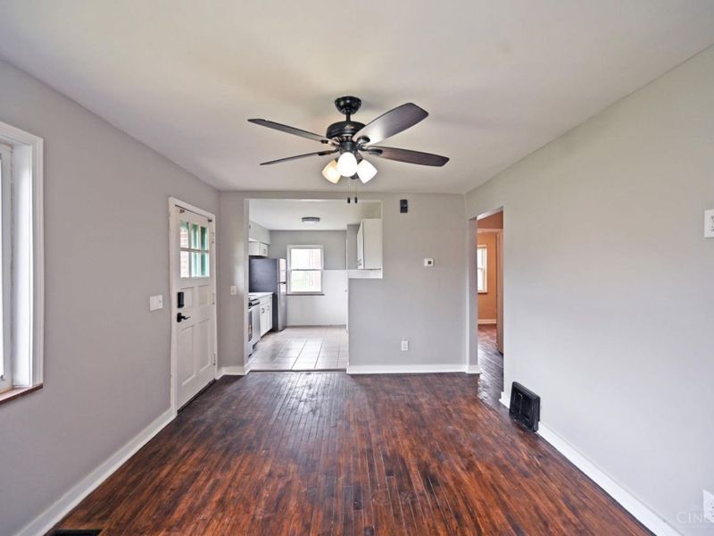 39 Laurel Avenue, Springfield Twp., OH 45216 Photo 6